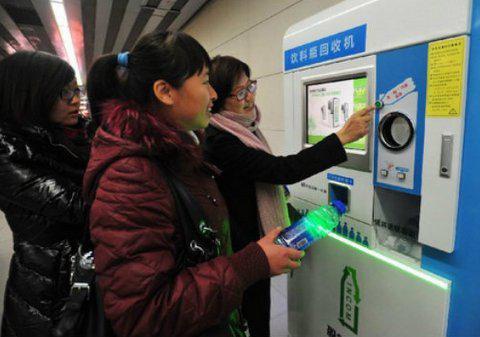 Üres palackokkal fizethetsz a villamosjegyért Kínában